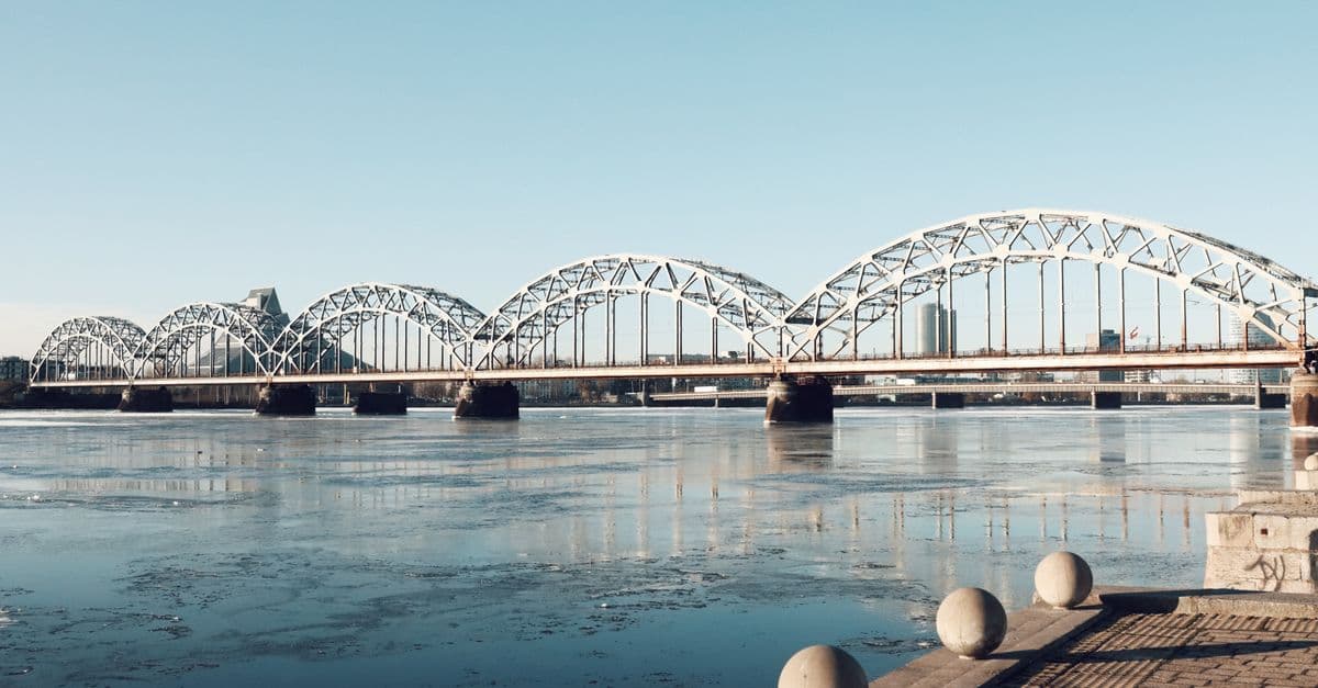 Рига вводит официальную систему бронирования очередей после того, как жители пропускали важные события жизни, ожидая на почте
