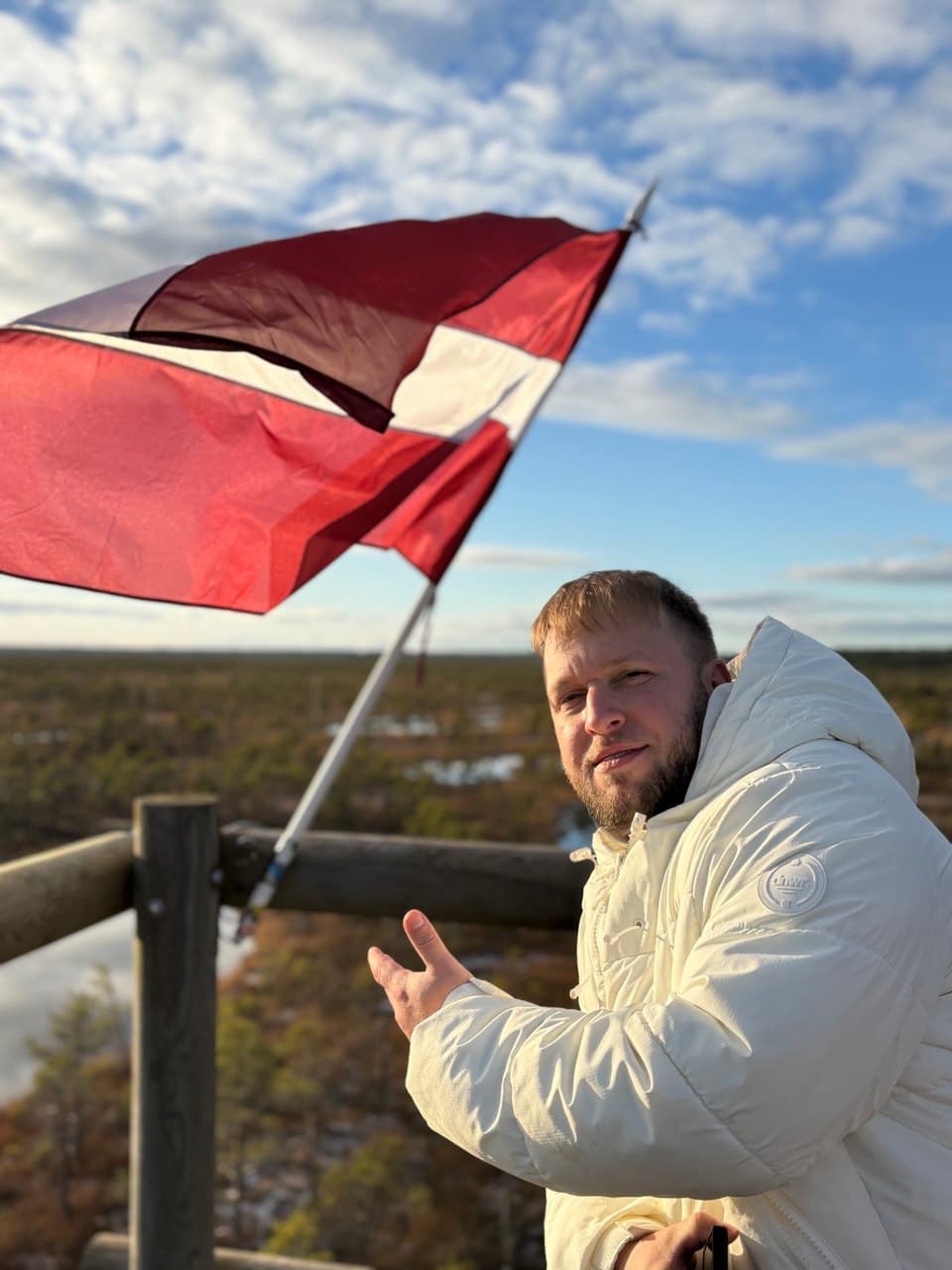 Famous London Investment Banker Visits Jurmola, Proposes Compacting Beach Sand For 'Strategic Purposes'